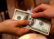 El dólar sufre otra fuerte caída en Colombia, por segundo día consecutivo