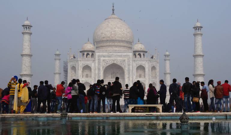 Taj Mahal India turista: La India limitará los visitantes del Taj Mahal a 40.000 diarios