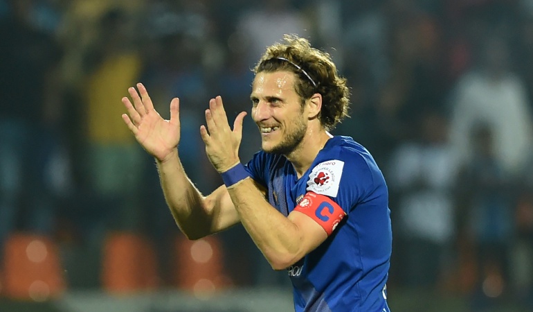 Fútbol internacional: Con 38 años, Diego Forlán seguirá su carrera en la Liga de Hong Kong