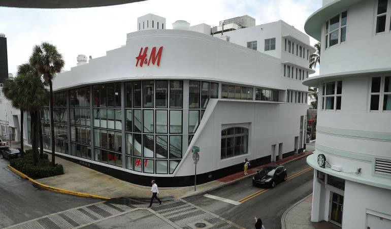 H&M racista ante la polémica: H&M retira el anuncio y la sudadera calificada de