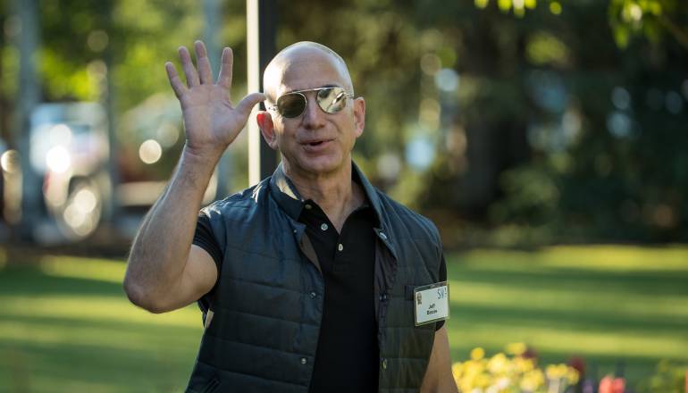 Amazon Jeff Bezos: El fundador de Amazon se convirtió en el hombre más rico de la historia
