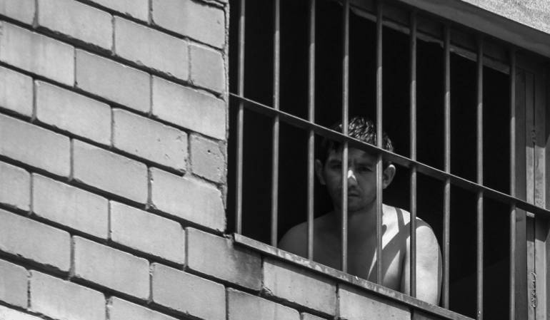 Alertan por motín en venezuela, donde cogieron como rehenes a presos políticos: Internos tienen a presos políticos como rehenes en cárcel de Venezuela