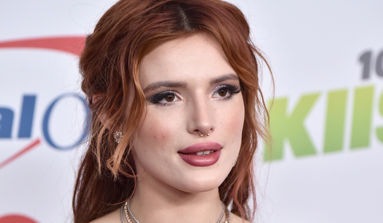 Avalanchas en Santa Bárbara, California: Bella Thorne es calificada como insensible tras publicación en Twitter