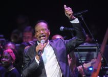 Muere el astro gospel Edwin Hawkins