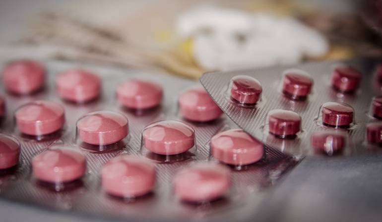 Minsalud denuncia 'presiones' de farmacéuticas para revocar control a precios de medicamentos Minsalud denuncia 'presiones' de farmacéuticas para revocar control a precios de medicamentos