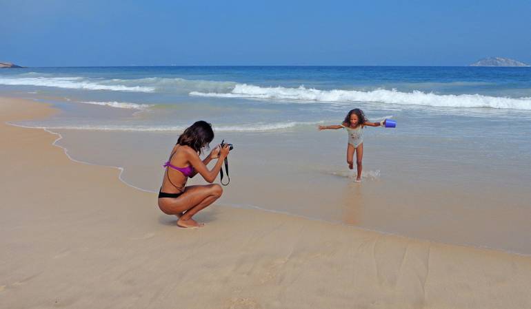 Italia redes sociales: Sus hijos pueden demandarlo por publicar fotos de ellos en Facebook