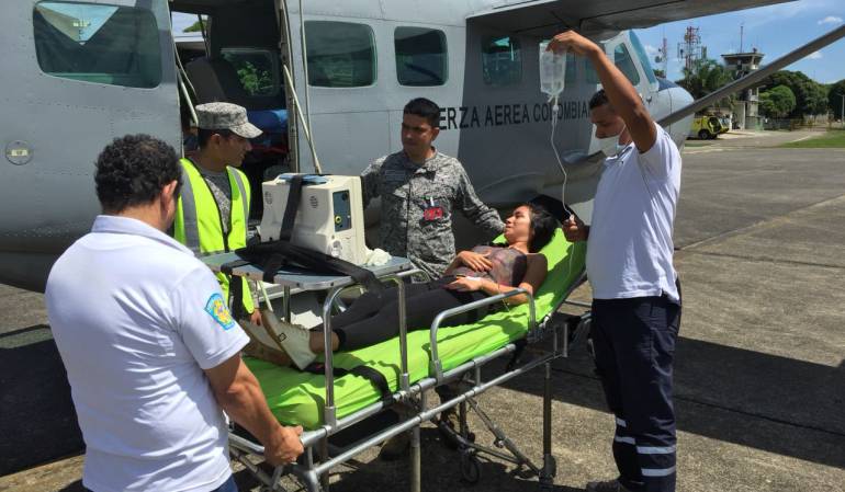 operaciones humanitarias salvar dos vidas: Fuerza Aérea realizó dos operaciones humanitarias para salvar dos vidas