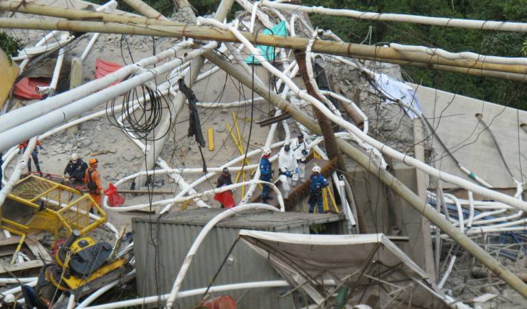 Demolición de los restos del puente de Chirajara en vía a Villaviciencio: Piden demolición del puente en construcción en Chirajara
