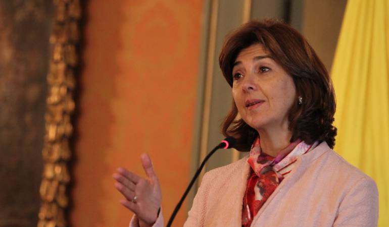 Canciller colombiana niega 'migración masiva' de venezolanos y dispara las críticas