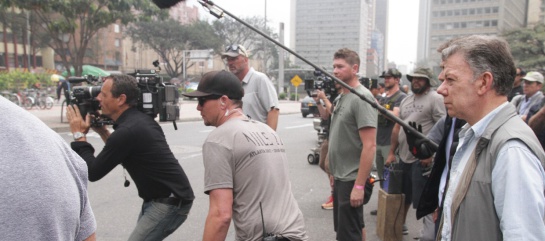Santos acompañó la filmación de pelicula de Hollywood en Bogotá Mark Wahlbe: De película, Santos y Mark Wahlberg se encontraron en el centro de Bogotá Santos acompañó la filmación de pelicula de Hollywood en Bogotá Mark Wahlbe: De película, Santos y Mark Wahlberg se encontraron en el centro de Bogotá