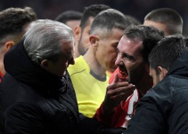 Godín pierde varios dientes en la victoria del Atlético ante el Valencia
