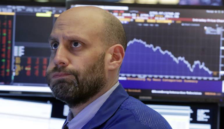 Cae más de 1.000 puntos