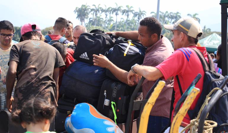 Crisis en la frontera con Venezuela: Santos pide evitar la xenofobia ante la crisis en la frontera con Venezuela