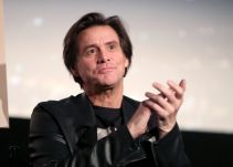 Jim Carrey cierra su página de Facebook y vende sus acciones