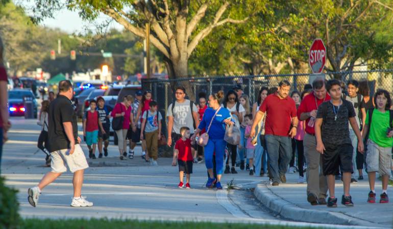Tiroteo en Florida testimonio en Caracol Radio: “Nos dijeron que no viéramos,pero vi gente muerta”, testigo tiroteo Florida