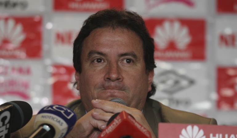 César Pastrana Santa Fe: 14 mil hinchas son fieles... los demás son clasiqueros: César Pastrana