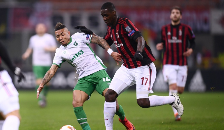cristian zapata milan europa league: Zapata regresa a la titular y Milan avanza en la Europa League