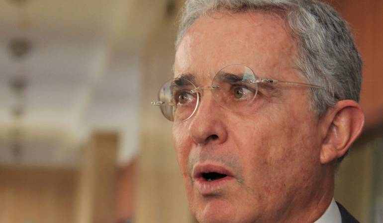 Investigación Uribe Vélez falsos testigos: Argumentos de Uribe contra la decisión de investigarlo por falsos testigos