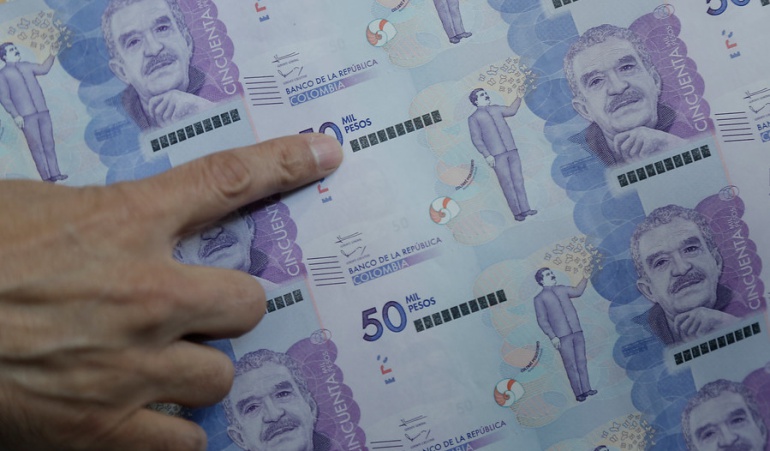 Banco de la República fabrica la nueva familia de billetes de los colombianos.