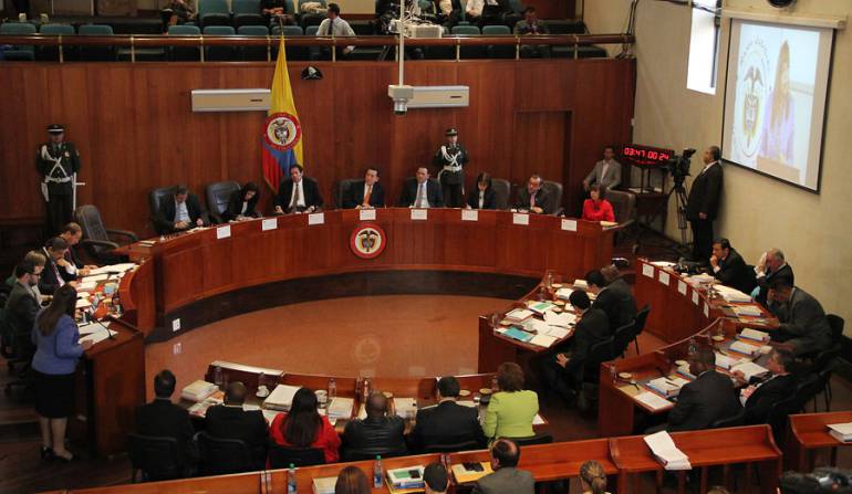 Corte avala la Ley de Amnistía de las Farc con condicionamientos Corte avala la Ley de Amnistía de las Farc con condicionamientos
