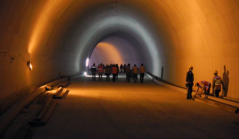 Túnel de la Línea: El Túnel de la Línea no lo vamos a poder inaugurar: Santos