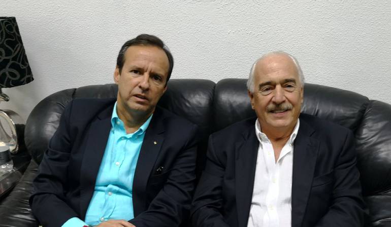 Pastrana retenido en La Habana: Ex presidente Pastrana está retenido en el aeropuerto de La Habana