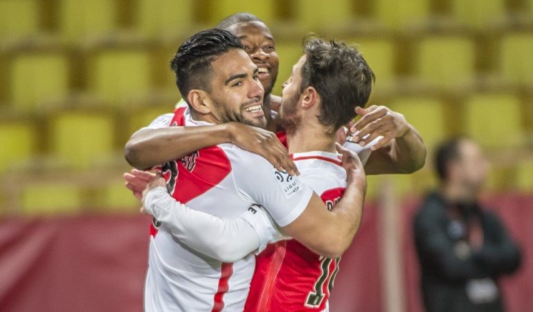 Mónaco Falcao: Con Falcao, Mónaco venció 2-1 al Lille