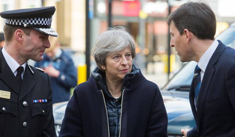 Theresa May dice que Londres no tolerará amenazas de Rusia