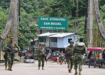 Ecuador activa Consejo de Seguridad tras secuestro en frontera con Colombia