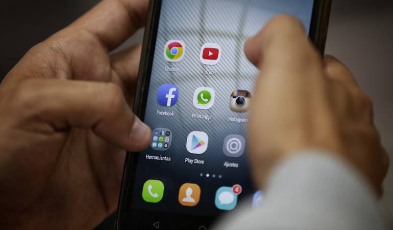 Facebook: Dijín inspecciona equipos de aplicación salpicada en manipulación de datos