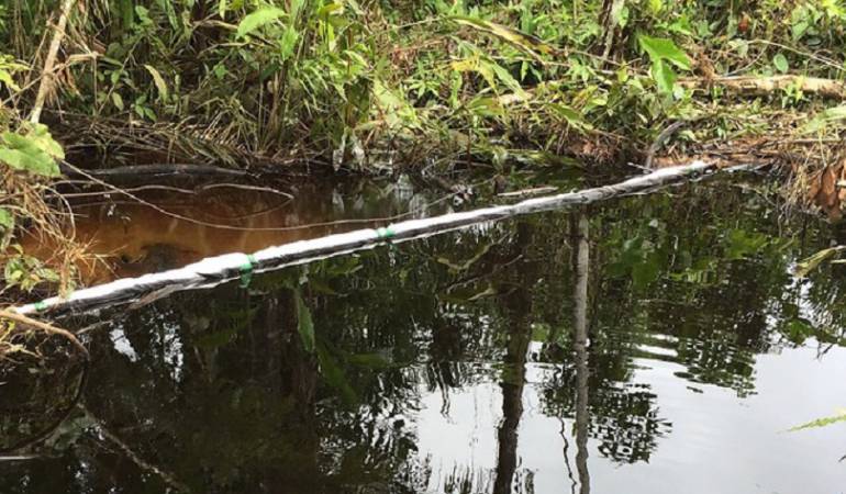 Denuncian nuevo derrame de crudo en Serranía Las Quinchas en Puerto Boyacá: Denuncian nuevo derrame de crudo en Serranía Las Quinchas en Puerto Boyacá Denuncian nuevo derrame de crudo en Serranía Las Quinchas en Puerto Boyacá: Denuncian nuevo derrame de crudo en Serranía Las Quinchas en Puerto Boyacá