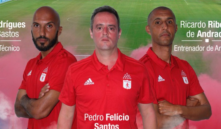 Pedro Felicio Santos América: Pedro Felício Santos fue presentado como DT interino del América de Cali