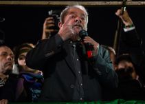 Policía brasileña confirma que aplaza capturará de Lula para el sábado