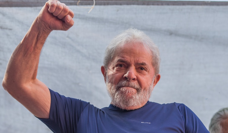 Campamento de seguidores de Lula: Seguidores instalan campamento cerca a cárcel donde está preso Lula