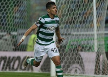 Montero le dio la victoria al Sporting, pero no pudo evitar la eliminación