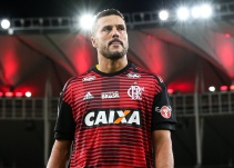 Júlio César, arquero brasileño, se retira del fútbol con 38 años
