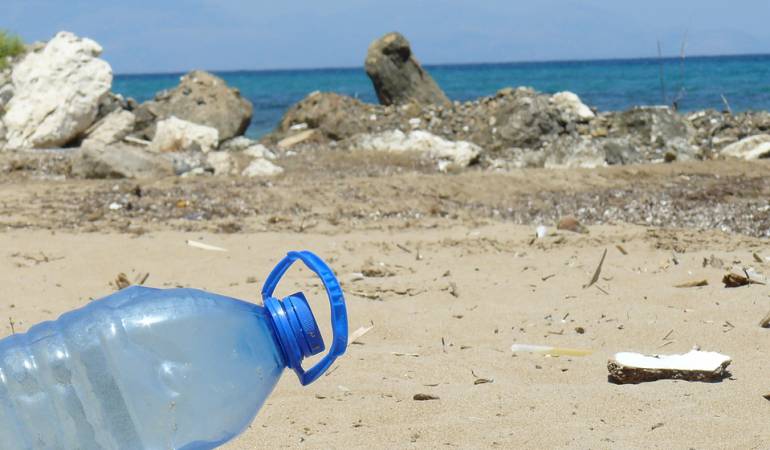 Día de la Tierra: Los mares tienen plásticos suficientes para envolver 400 veces la Tierra