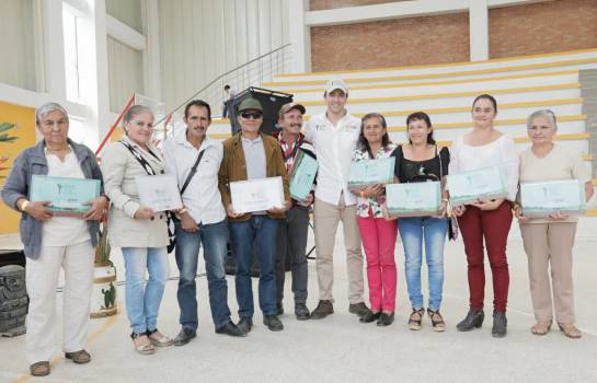A 7 de cada 10 familias campesinas les niegan solicitudes de préstamo A 7 de cada 10 familias campesinas les niegan solicitudes de préstamo