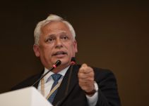 Corte no investigará al senador Hernán Andrade por el Cartel de la Toga