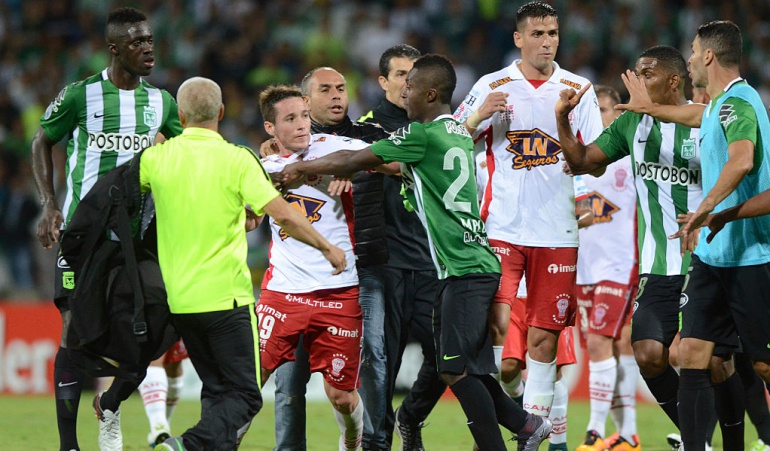 'Tino' Asprilla defendió a Armani tras críticas de otro portero argentino