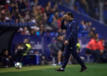 Sevilla destituye a Vincenzo Montella; Joaquín Caparrós, nuevo DT
