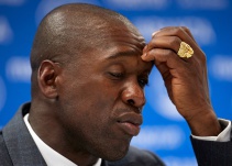 Es una pérdida de tiempo pensar en parar a Messi: Seedorf, DT del Deportivo