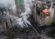Bomberos de Sao Paulo buscan a 44 desaparecidos tras colapso de un edificio