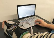 Sistema tecnológico permite recibir mensajes por medio del tacto