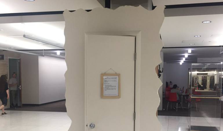Cuarto para llorar: Universidad instala cuarto para que sus alumnos lloren después de parciales
