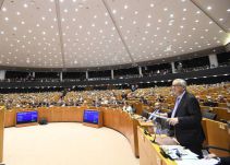 Eurocámara pide suspensión inmediata de elecciones en Venezuela