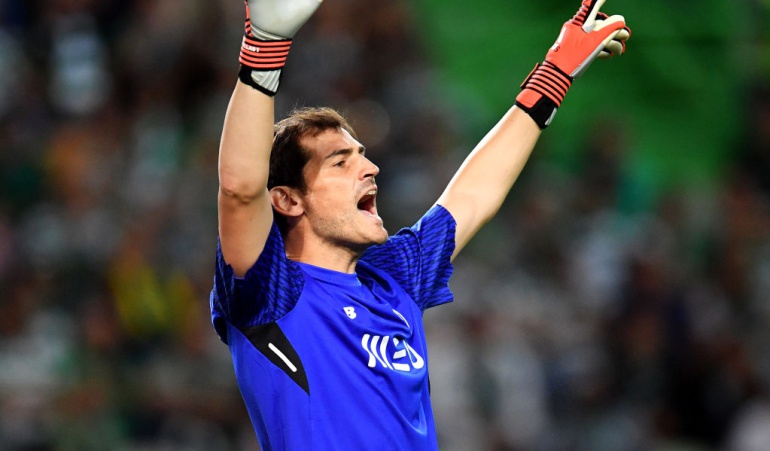 Casillas renueva con el Porto pese a reducción salarial