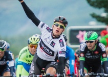 Sam Bennett gana la etapa 12 del Giro de Italia