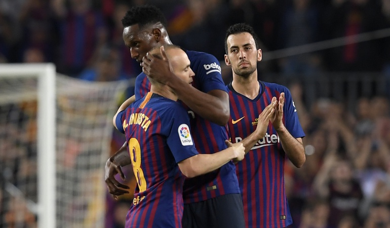 Yerry Mina Andres Iniesta: Mina jugó los 90 minutos en la despedida de Iniesta del Barcelona