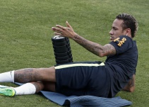Neymar estará 100 % en el Mundial, según médicos de la Selección de Brasil